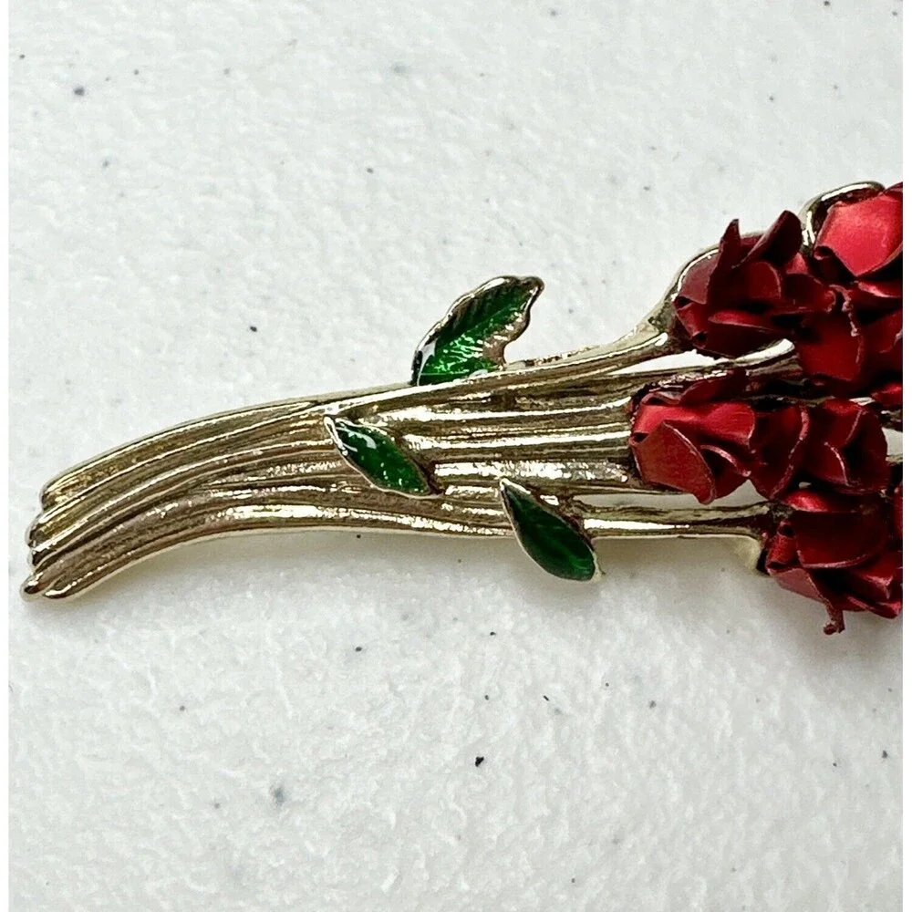 Vintage Brooch. Signed DMC 97. One Dozen Long‎ Stem Roses. Goldtone